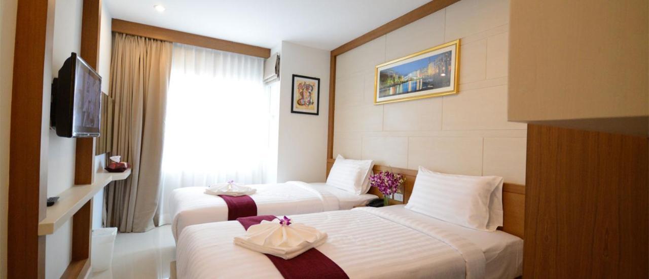 Hotel The Patong Center